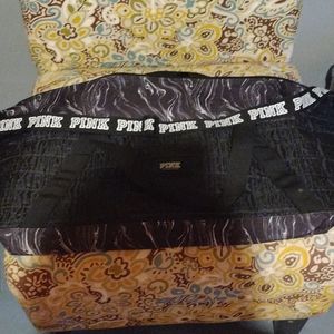 Vs pink duffle bag